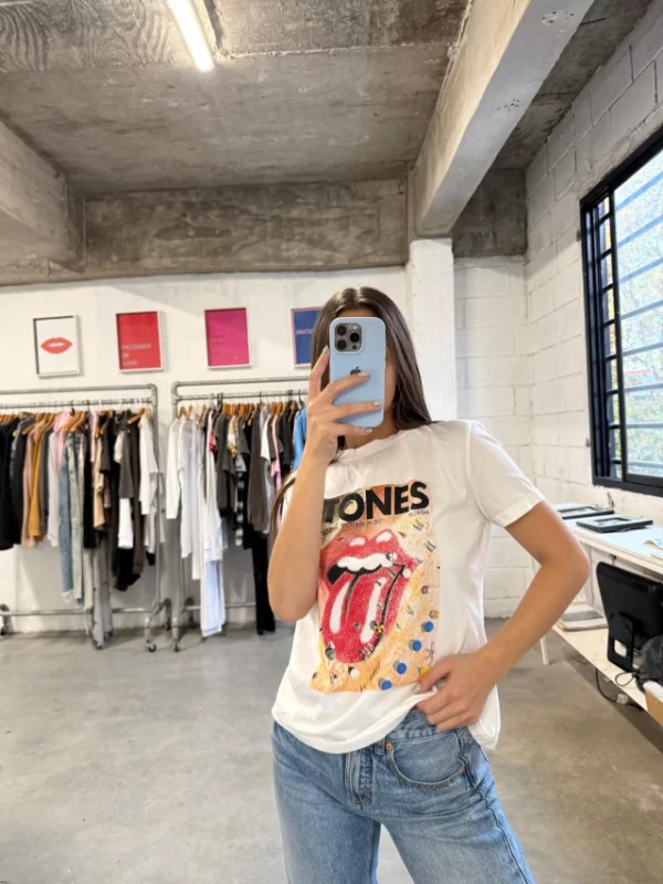 Remera Stone Beach