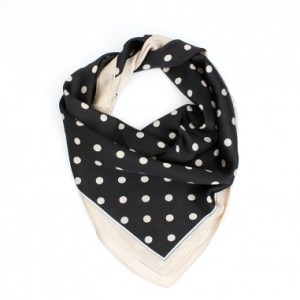 Pañuelo Dots Sand (70x70)